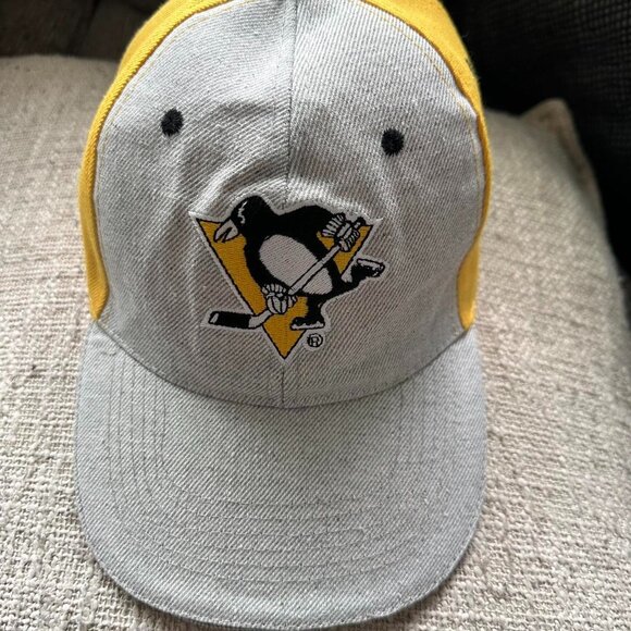 Vintage Pittsburgh Penguins grey and yellow hat - Picture 1 of 3